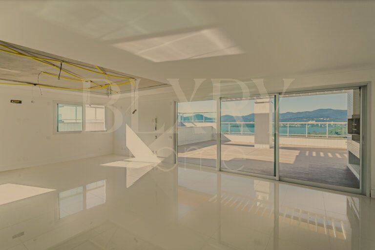 COBERTURA DUPLEX NA BEIRA MAR