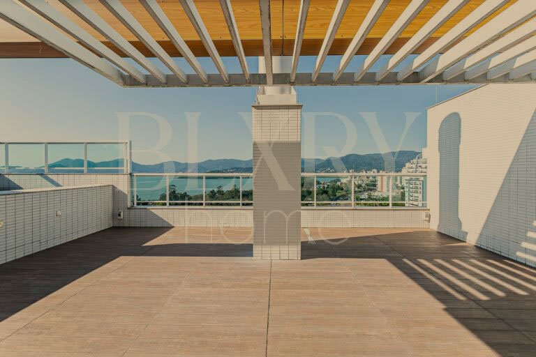 COBERTURA DUPLEX NA BEIRA MAR