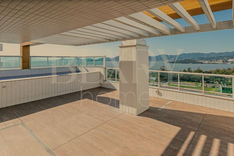 COBERTURA DUPLEX NA BEIRA MAR