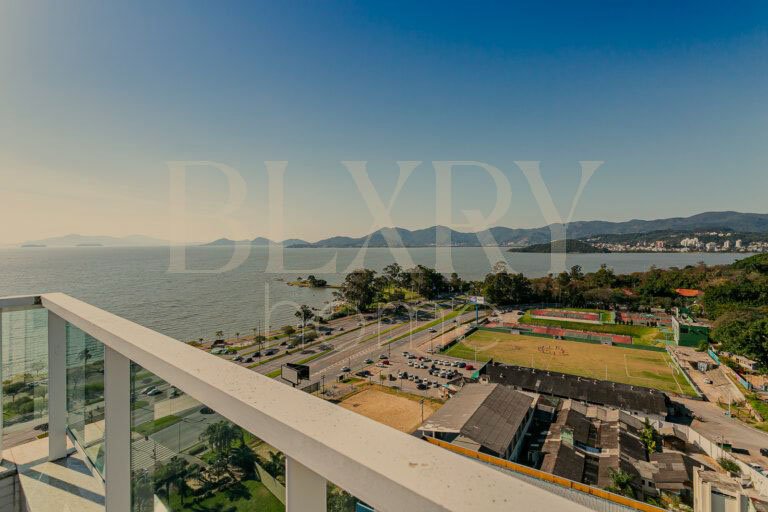 COBERTURA DUPLEX NA BEIRA MAR