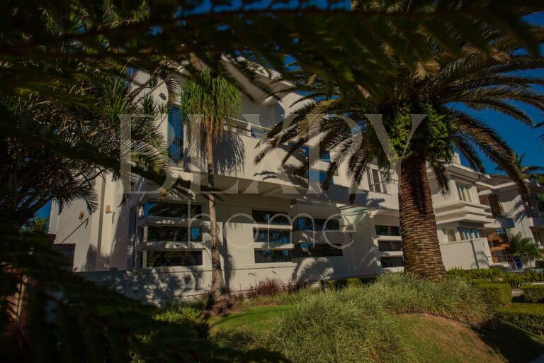 Casa em Jurerê Decorada e Automatizada