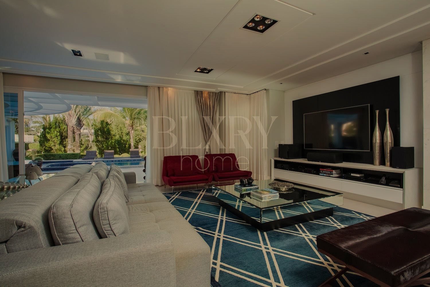 Casa em Jurerê Decorada e Automatizada