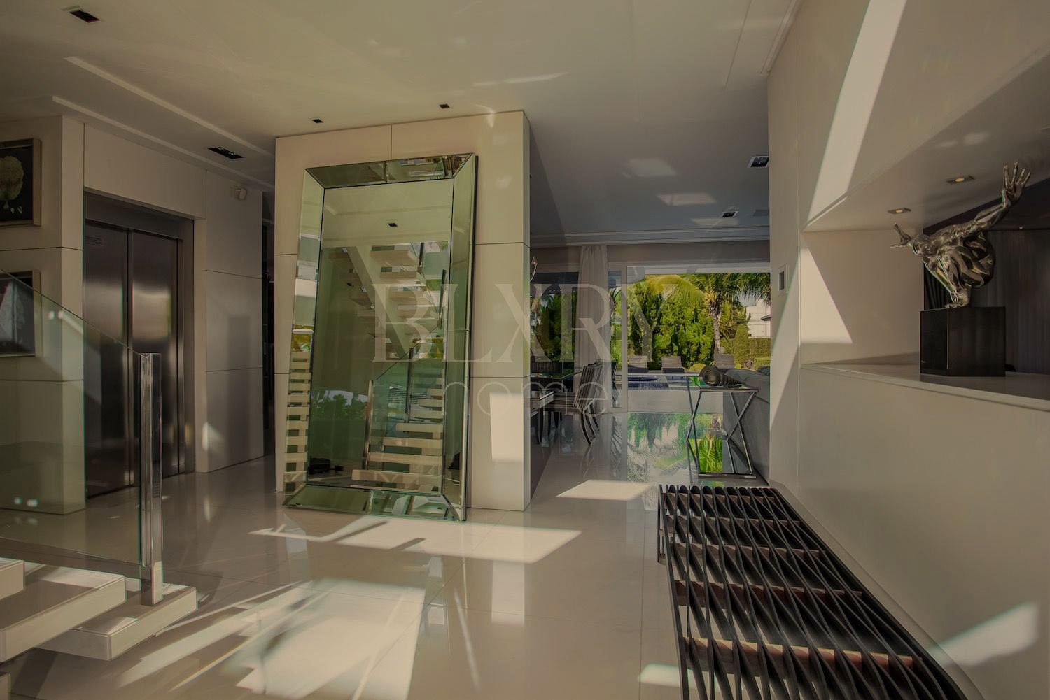 Casa em Jurerê Decorada e Automatizada