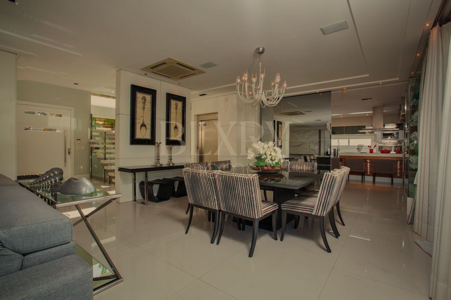 Casa em Jurerê Decorada e Automatizada