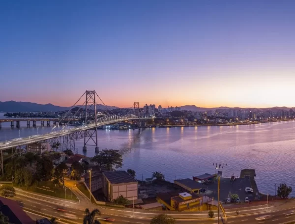 Centro de Florianópolis: uma vida mais rápida e prática, com belezas naturais e muita cultura local