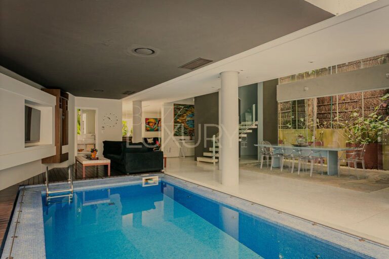 Casa na beira da Lagoa da Conceição