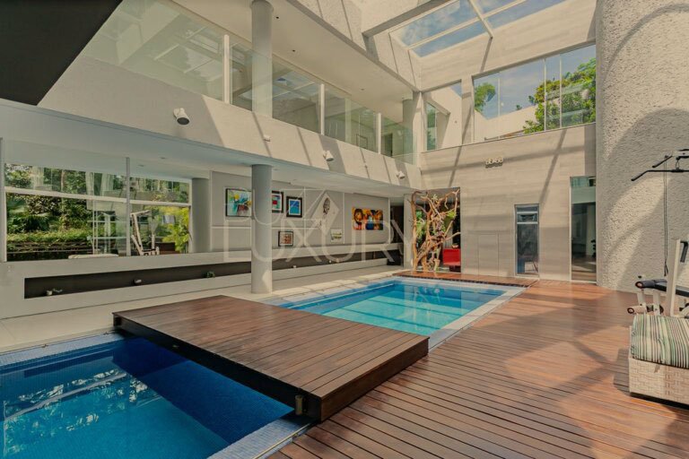 Casa na beira da Lagoa da Conceição