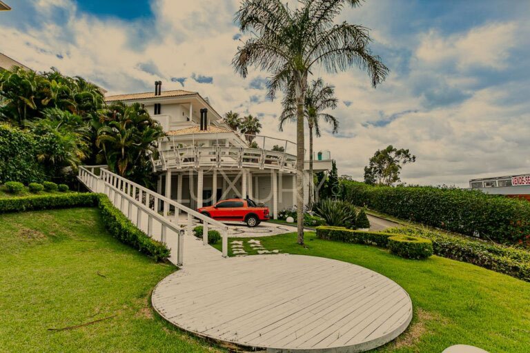 CASA NO CACUPÉ