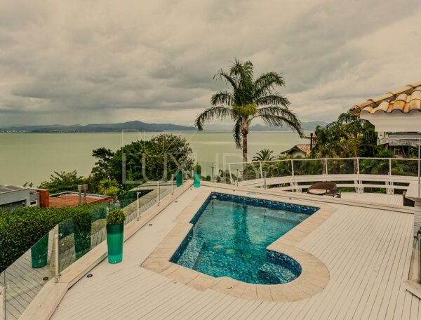 CASA NO CACUPÉ