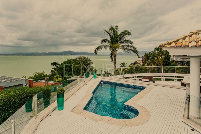 CASA NO CACUPÉ