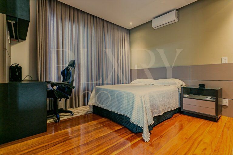 Casa com vista mar em condomínio fechado no Cacupé, em Florianópolis