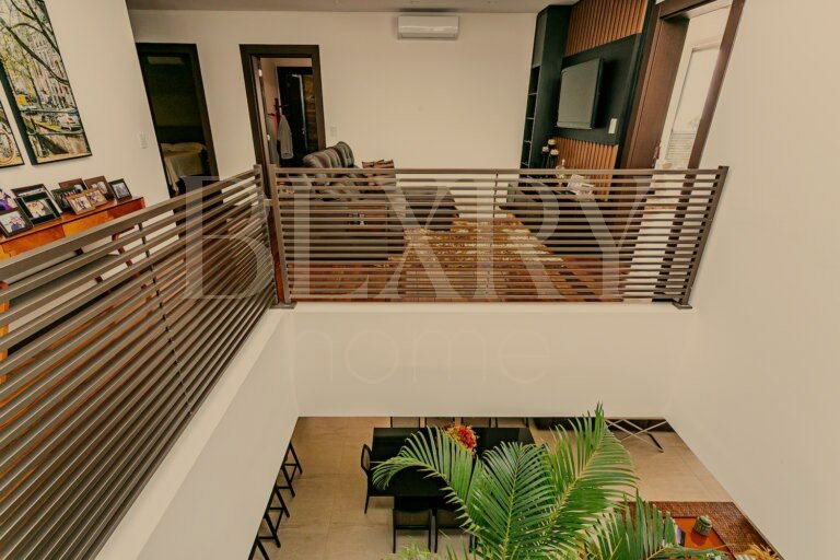 Casa com vista mar em condomínio fechado no Cacupé, em Florianópolis