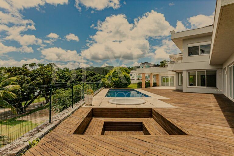 Casa frente mar no Cacupé, em Florianópolis