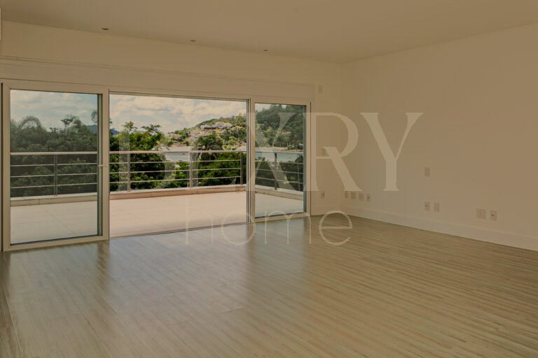 Casa frente mar no Cacupé, em Florianópolis