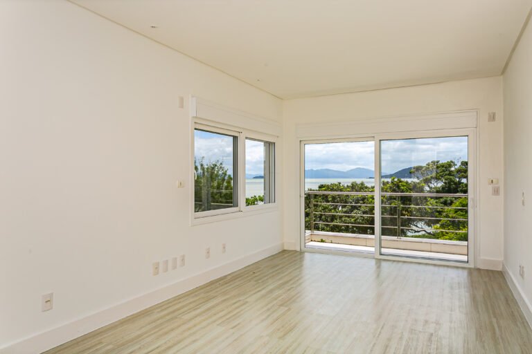 Casa frente mar no Cacupé, em Florianópolis