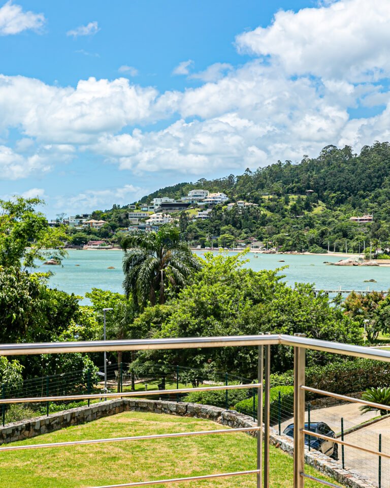 Casa frente mar no Cacupé, em Florianópolis