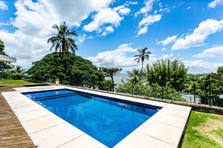 Casa frente mar no Cacupé, em Florianópolis