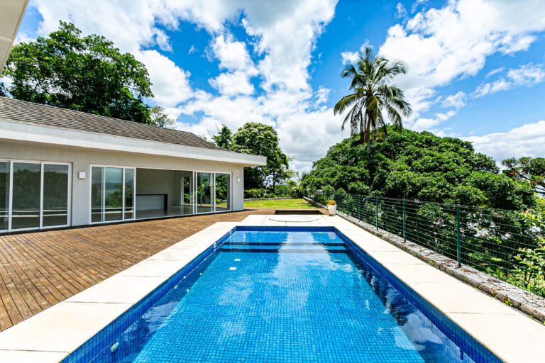 Casa frente mar no Cacupé, em Florianópolis
