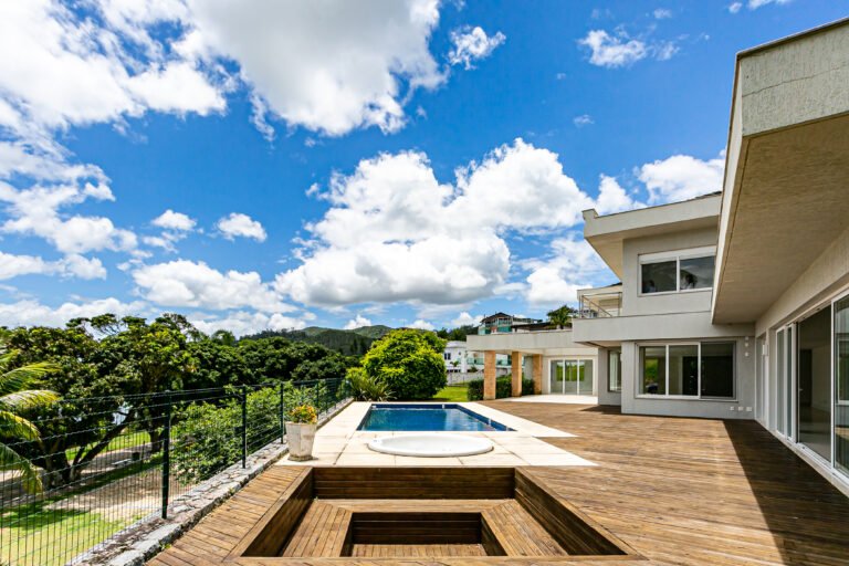 Casa frente mar no Cacupé, em Florianópolis