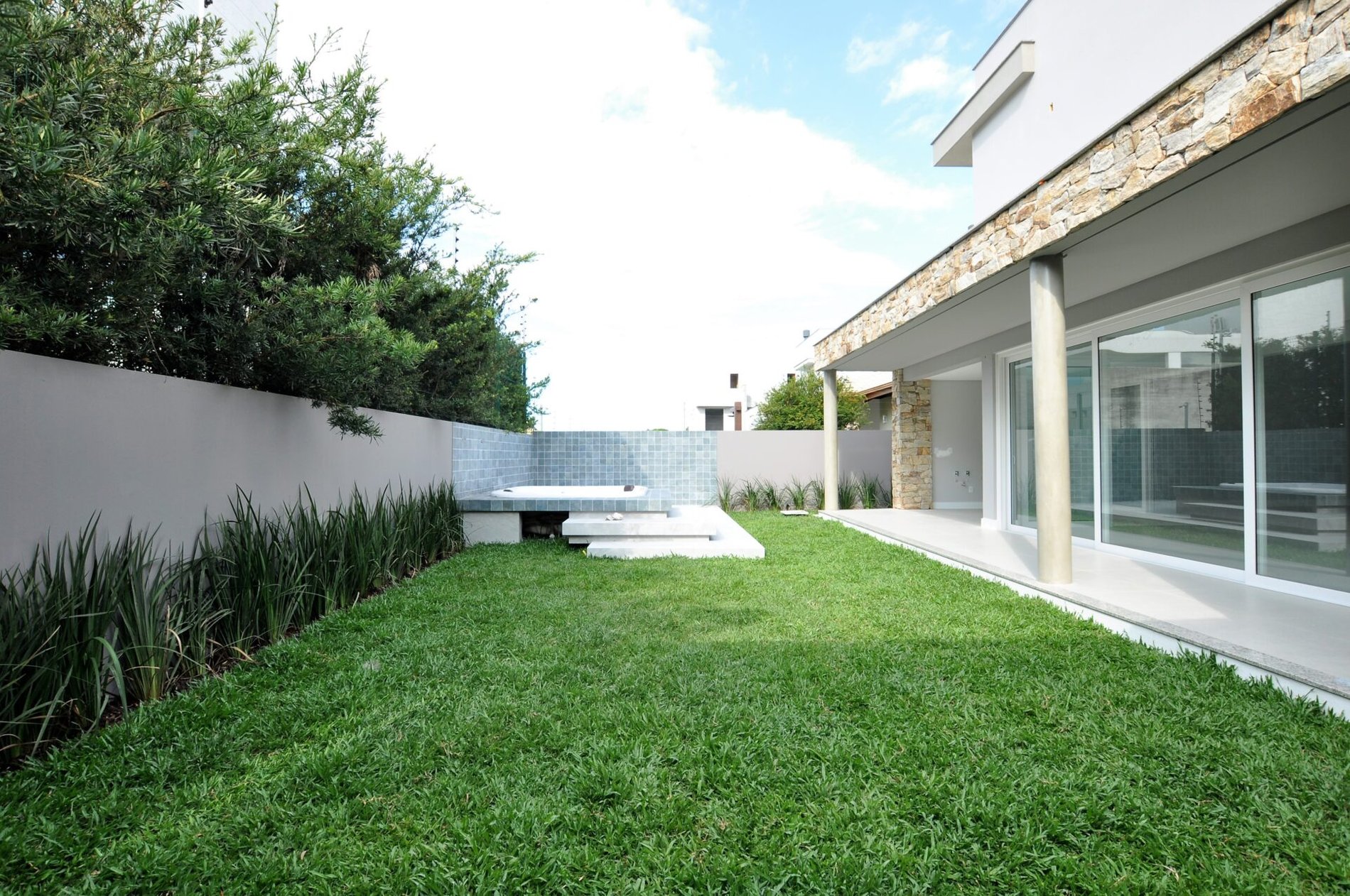 CASA NA LAGOA DA CONCEIÇÃO