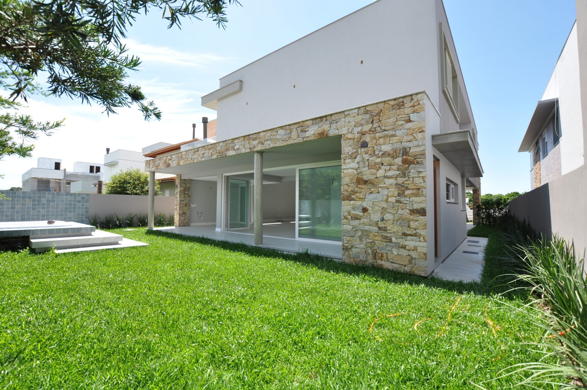 CASA NA LAGOA DA CONCEIÇÃO