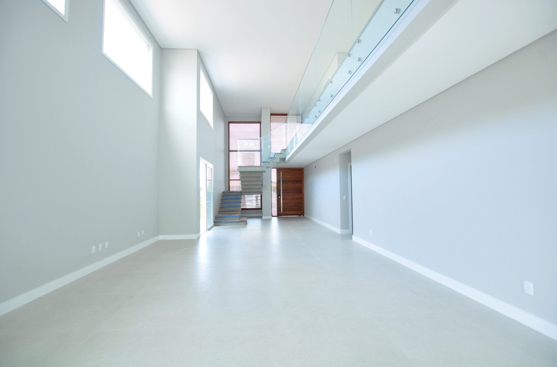 CASA NA LAGOA DA CONCEIÇÃO