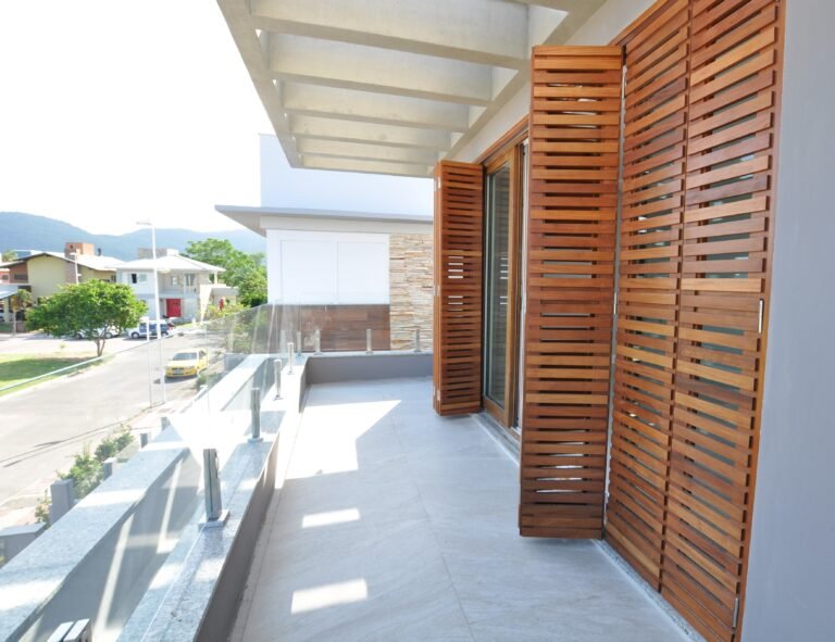 CASA NA LAGOA DA CONCEIÇÃO