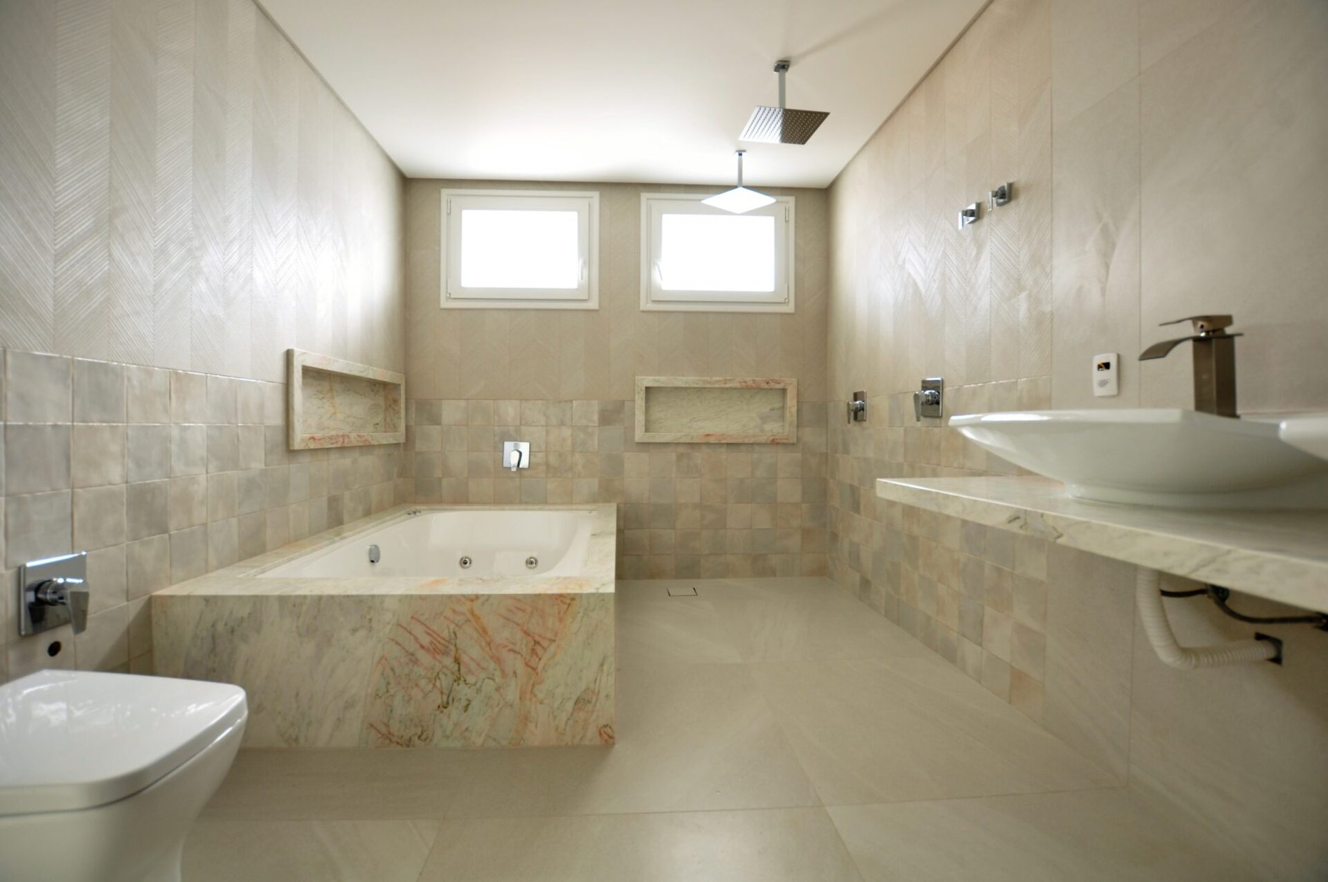 CASA NA LAGOA DA CONCEIÇÃO