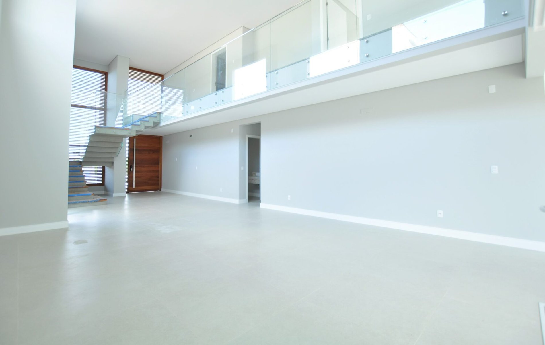 CASA NA LAGOA DA CONCEIÇÃO