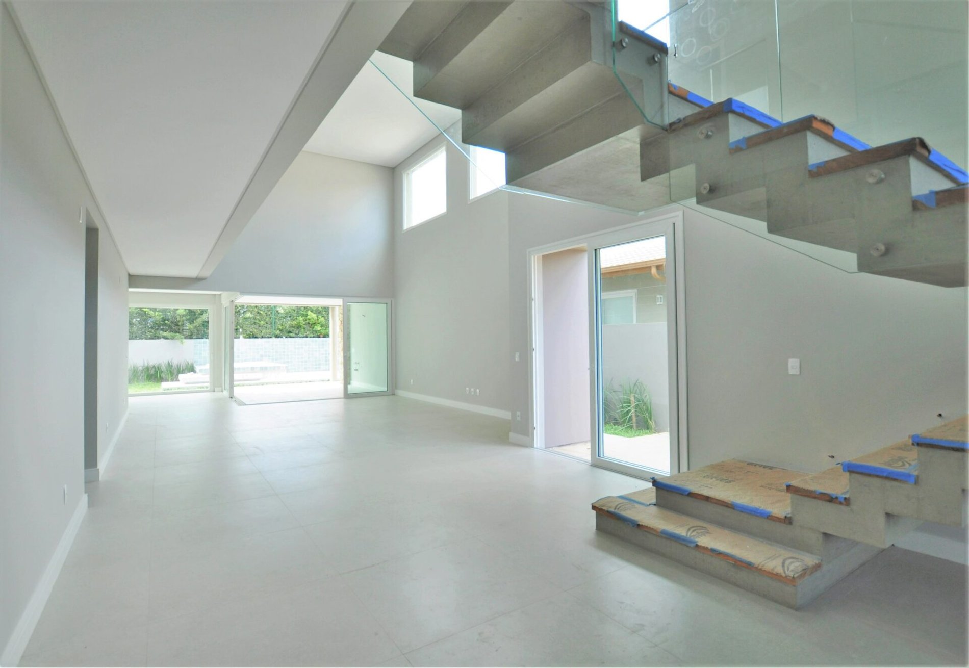 CASA NA LAGOA DA CONCEIÇÃO