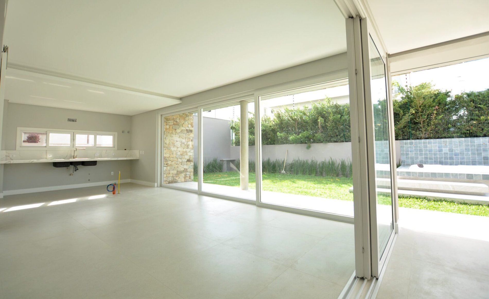 CASA NA LAGOA DA CONCEIÇÃO