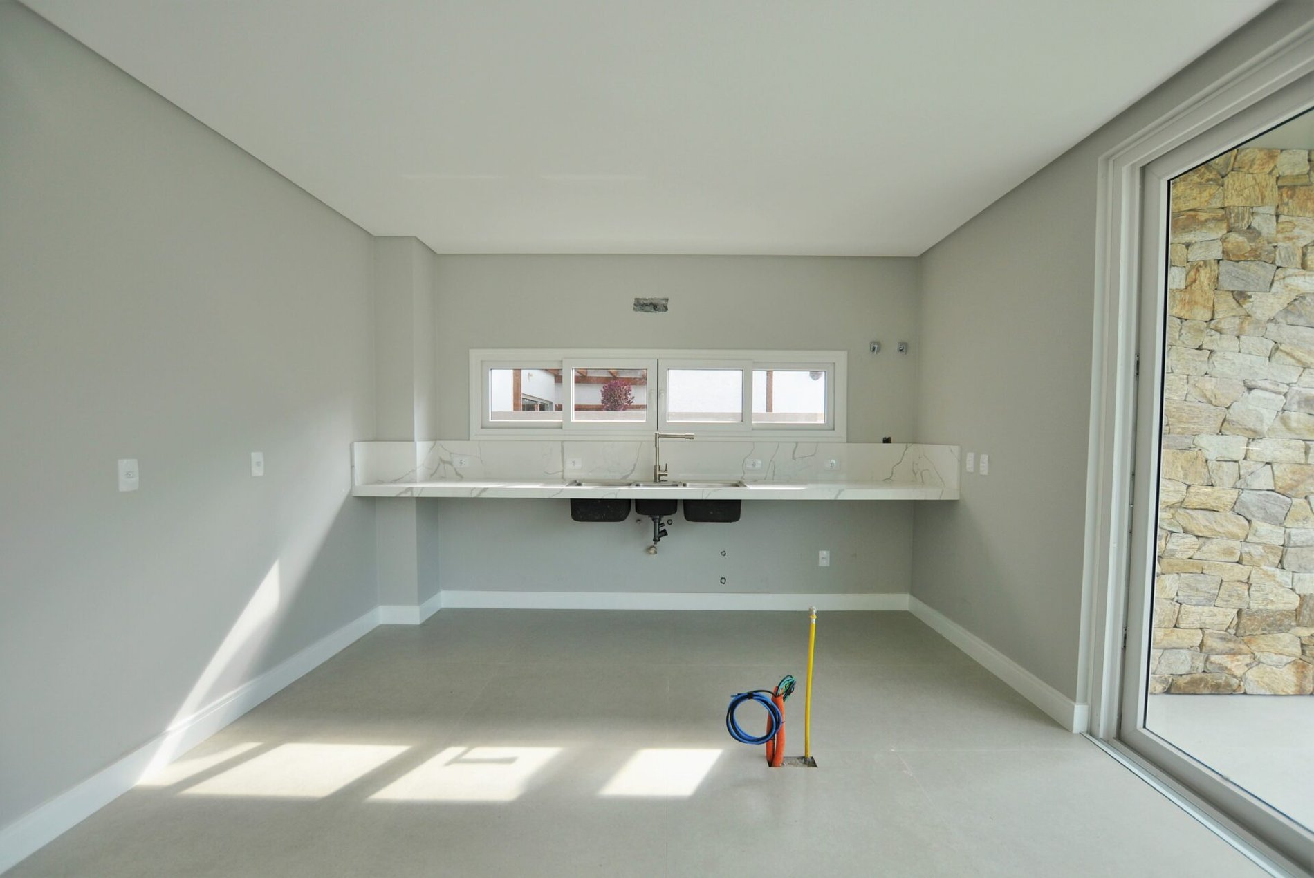 CASA NA LAGOA DA CONCEIÇÃO