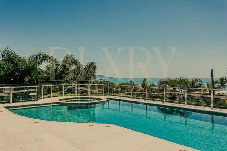CASA IMPECÁVEL NA PRAIA BRAVA