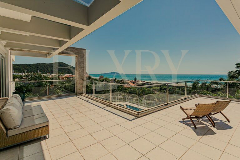 CASA IMPECÁVEL NA PRAIA BRAVA
