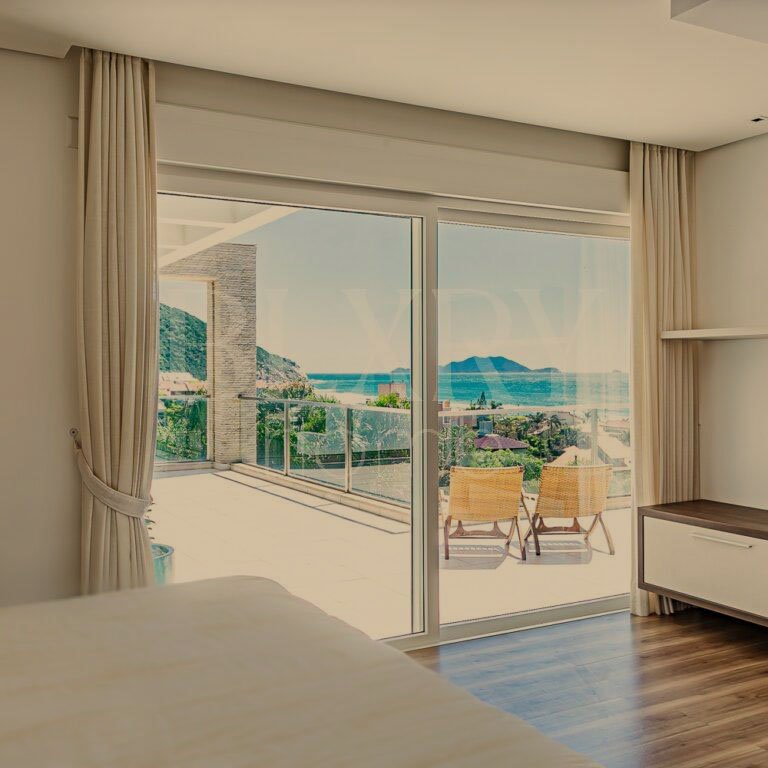 CASA IMPECÁVEL NA PRAIA BRAVA