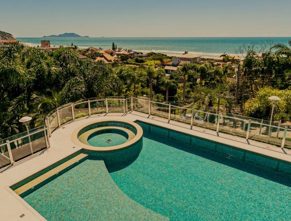 CASA IMPECÁVEL NA PRAIA BRAVA