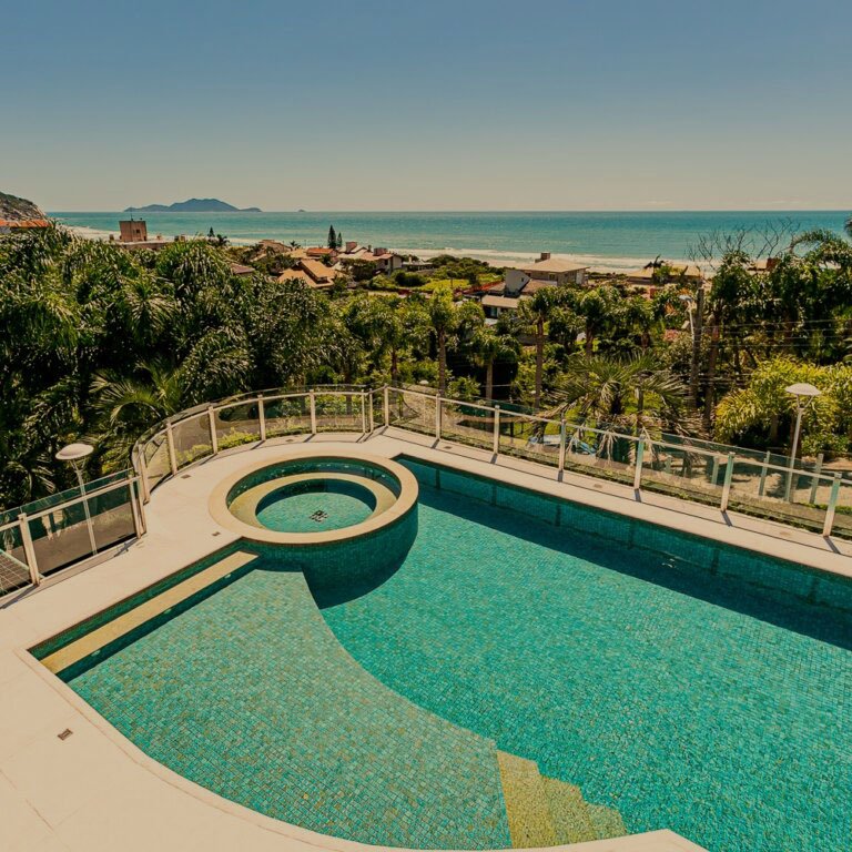 CASA IMPECÁVEL NA PRAIA BRAVA