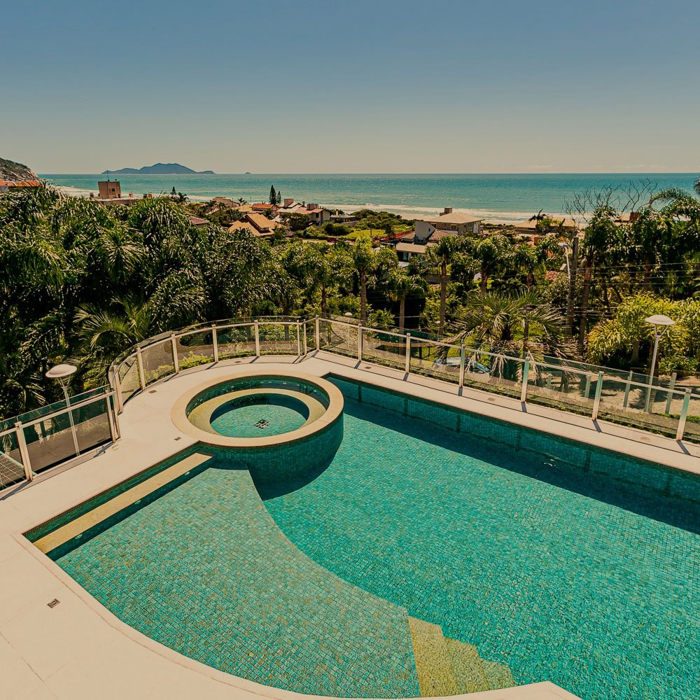 CASA IMPECÁVEL NA PRAIA BRAVA