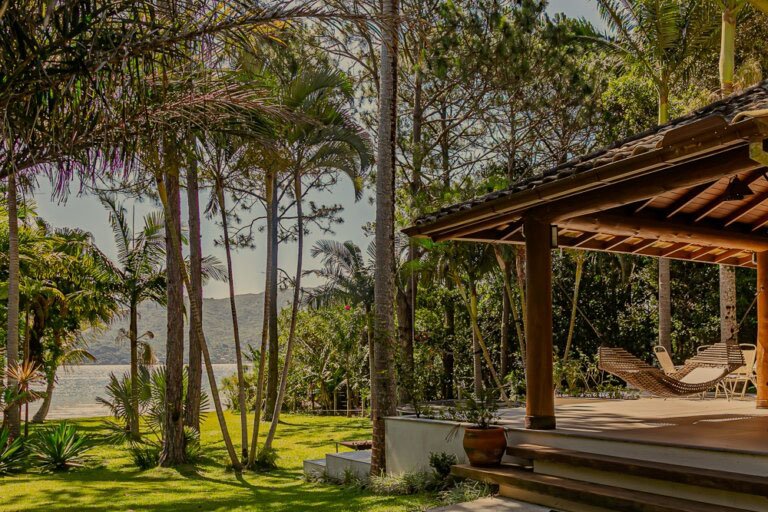 Casa na Beira da Lagoa da Conceição, em Florianópolis