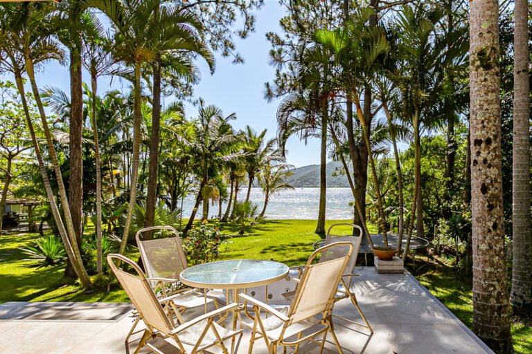 Casa na Beira da Lagoa da Conceição, em Florianópolis