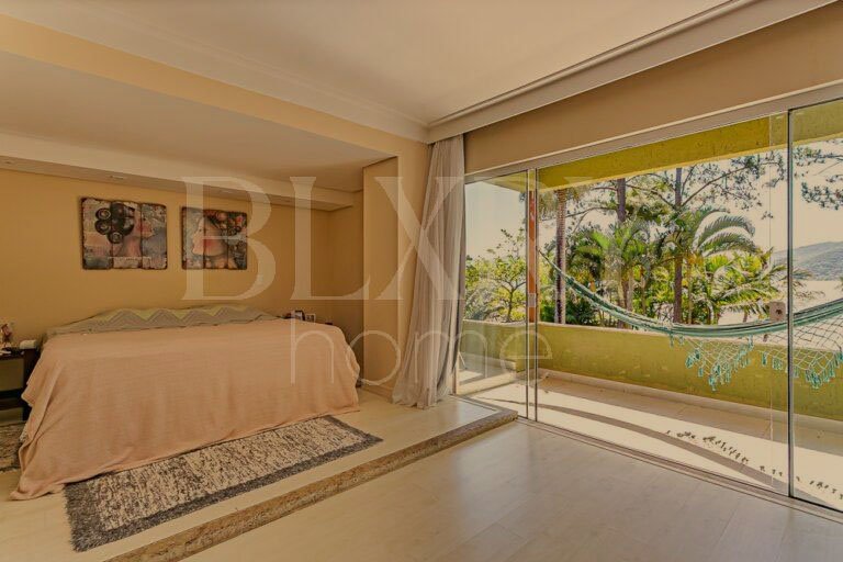 Casa na Beira da Lagoa da Conceição, em Florianópolis