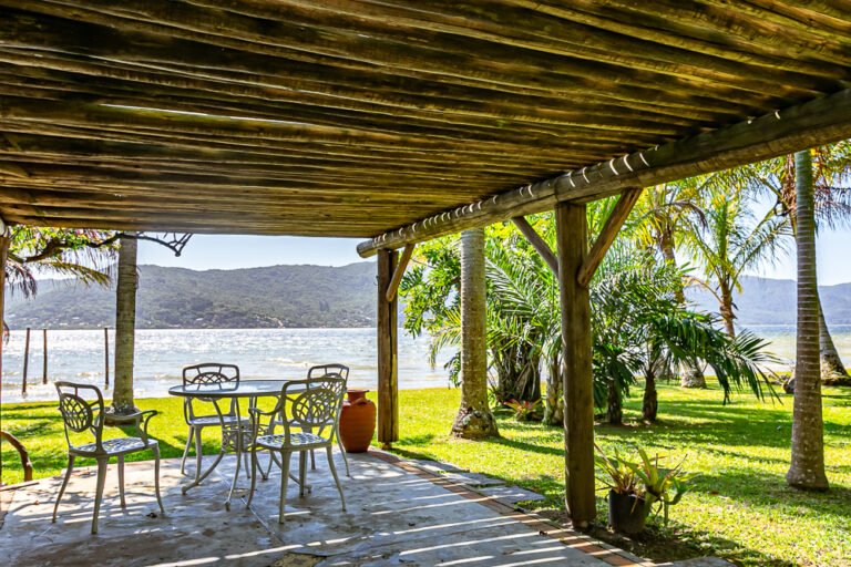 Casa na Beira da Lagoa da Conceição, em Florianópolis