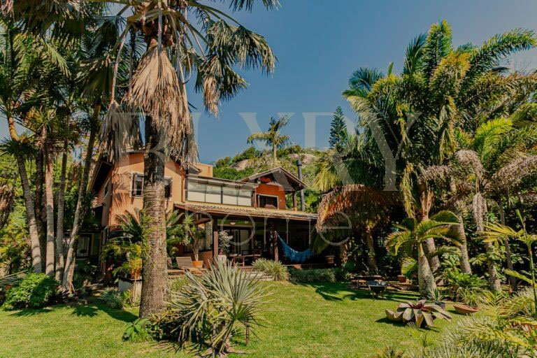 Casa na Beira da Lagoa da Conceição, em Florianópolis