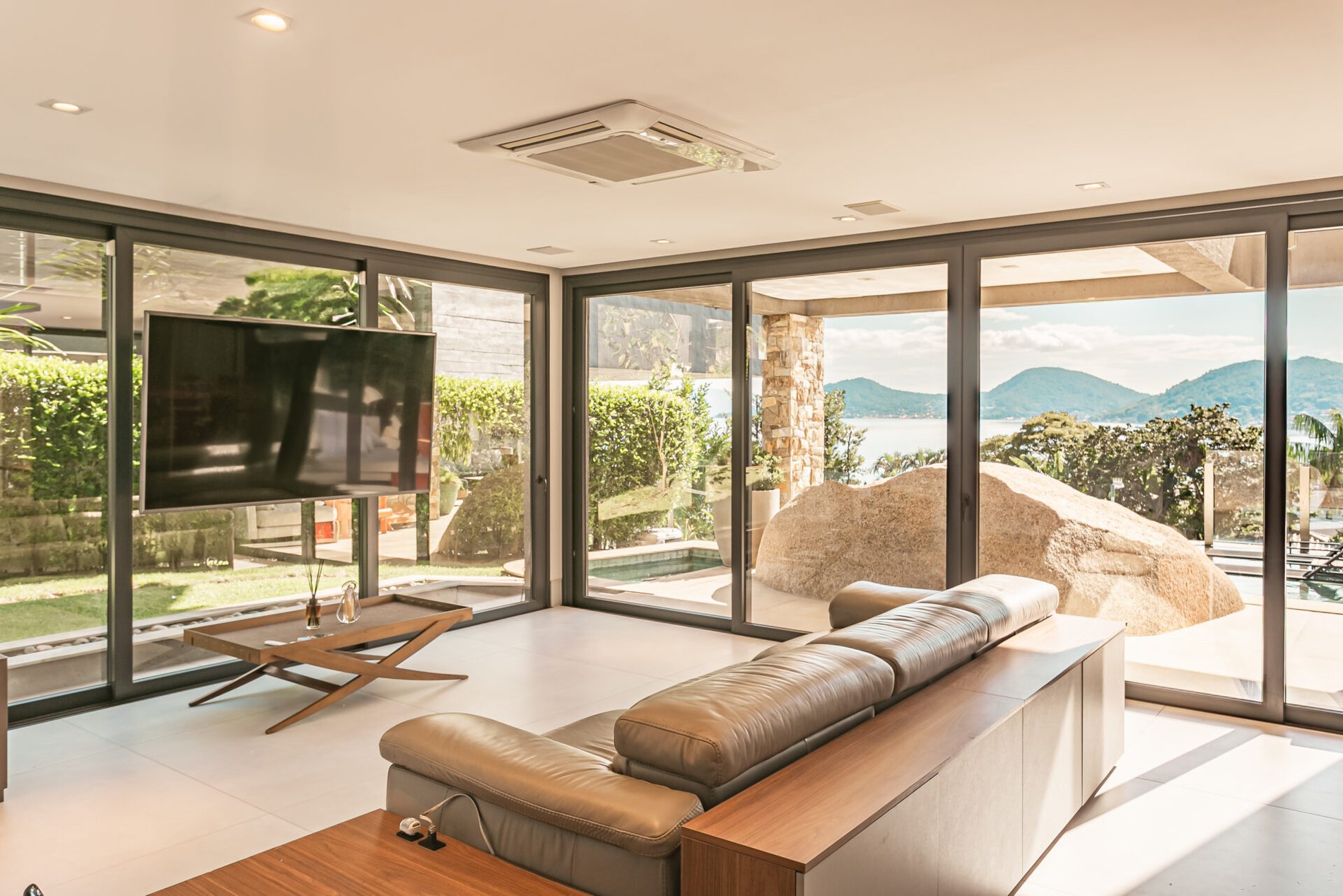 Casa no condomínio Madre Bertha com vista mar no Cacupé, Florianópolis