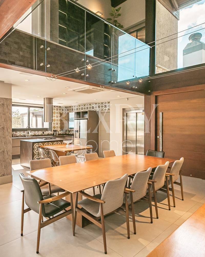 Casa no condomínio Madre Bertha com vista mar no Cacupé, Florianópolis