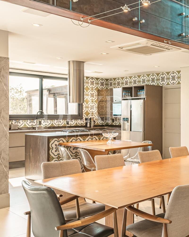 Casa no condomínio Madre Bertha com vista mar no Cacupé, Florianópolis