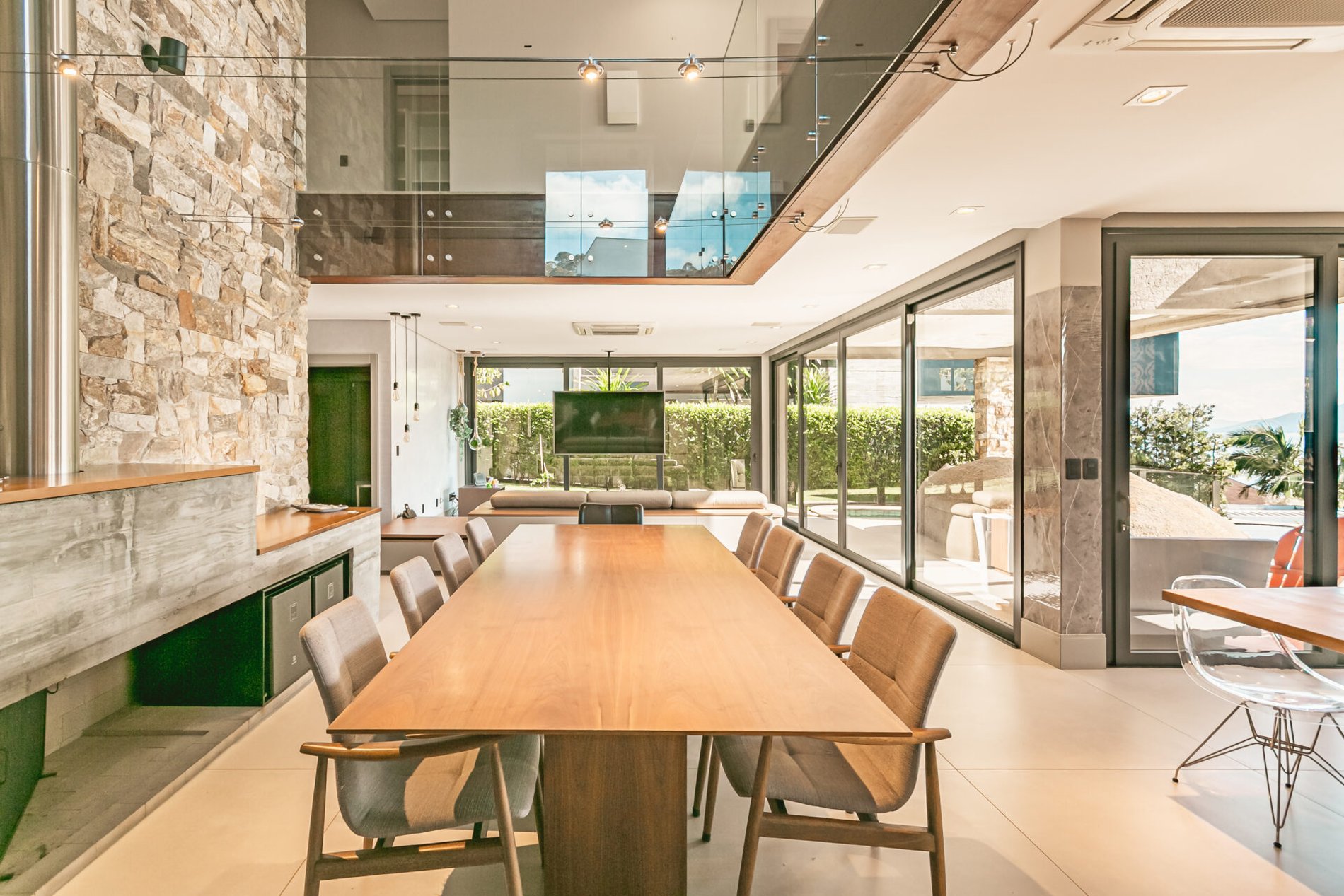 Casa no condomínio Madre Bertha com vista mar no Cacupé, Florianópolis