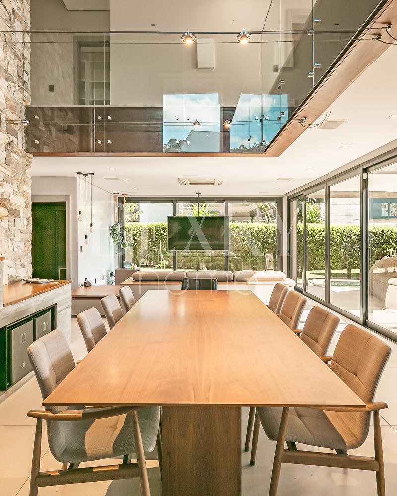 Casa no condomínio Madre Bertha com vista mar no Cacupé, Florianópolis