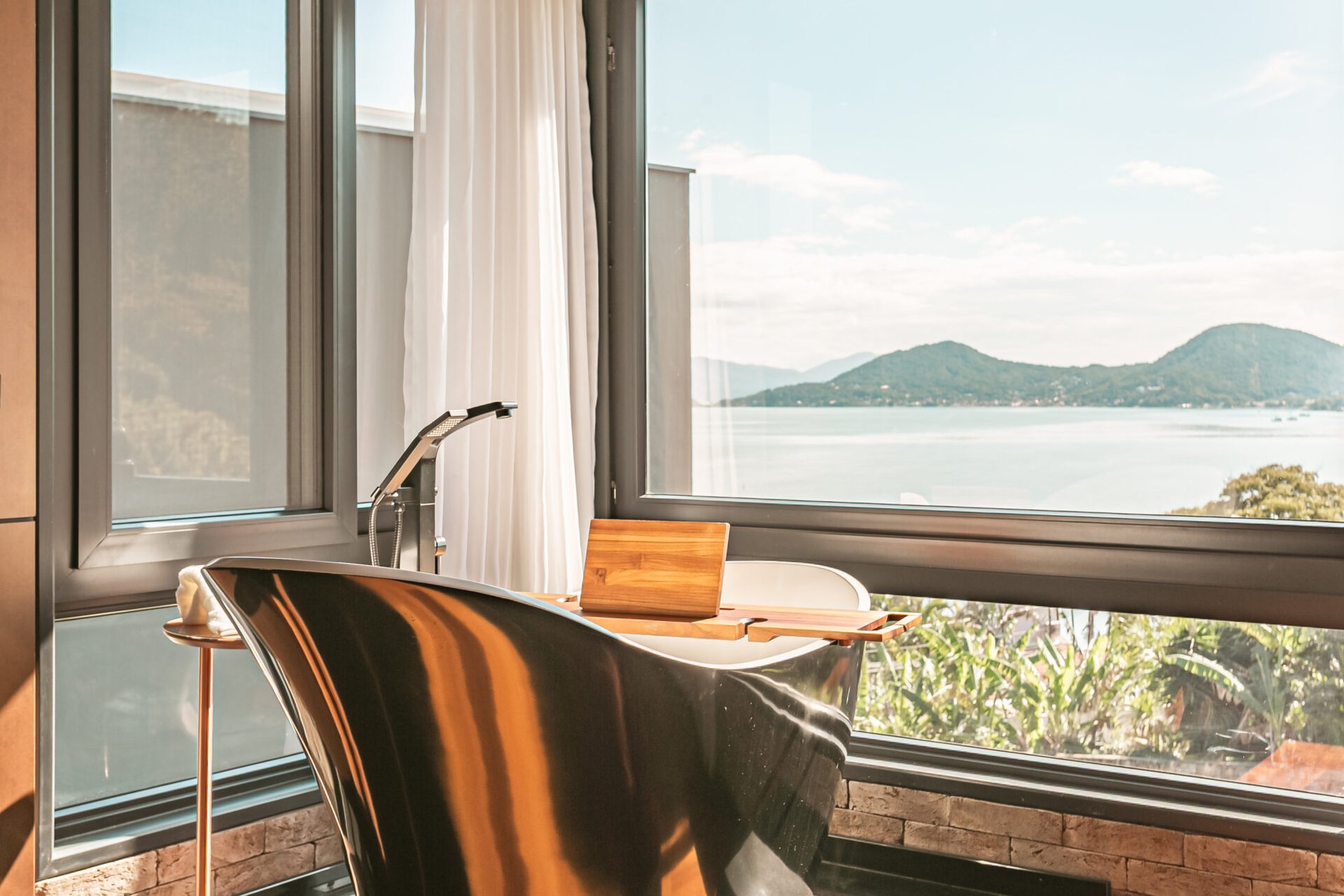 Casa no condomínio Madre Bertha com vista mar no Cacupé, Florianópolis