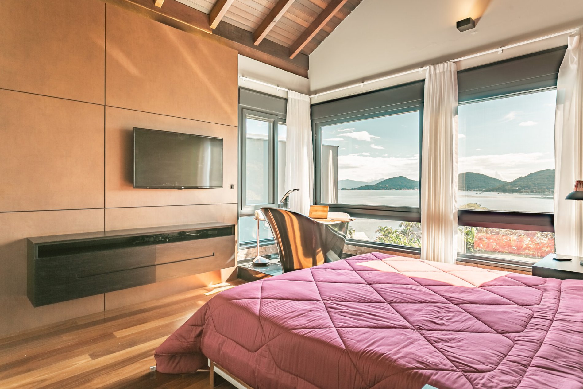 Casa no condomínio Madre Bertha com vista mar no Cacupé, Florianópolis